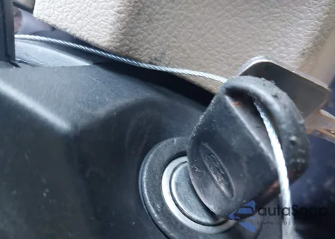 2005 Ford Mustang V6 Deluxe/V6 Premium from USA, damaged, VIN 1ZVFT80N555135123